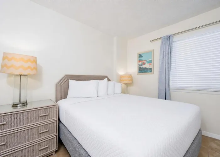 Surf & Racquet 703c Apartment *
